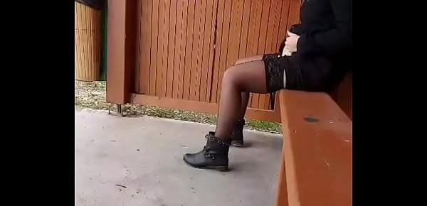  Serious !! I take the risk of getting my cock out in front of this student waiting for the bus ... How will she react